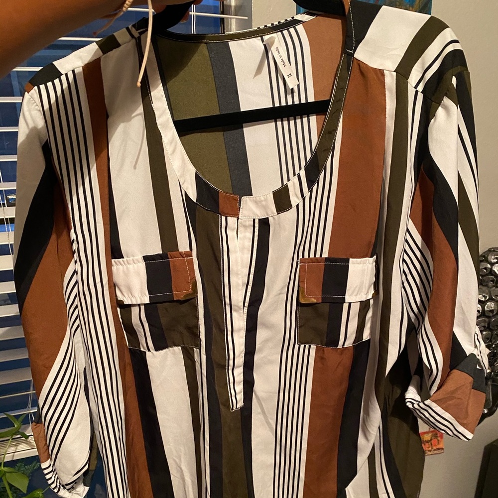 Live 4 Truth Airy Blouse SZ- 2X PLUS SIZE